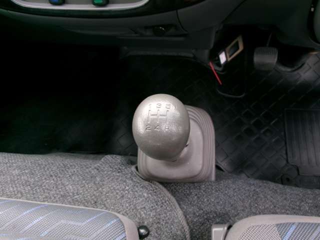 NISSAN CARAVAN van 4WD 2001