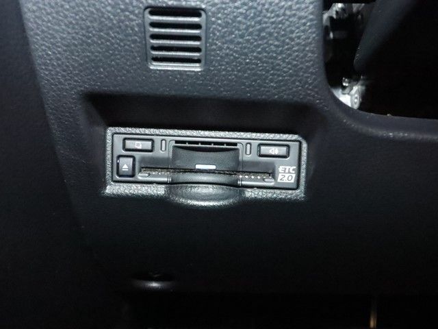 TOYOTA NOAH HYBRID 2022