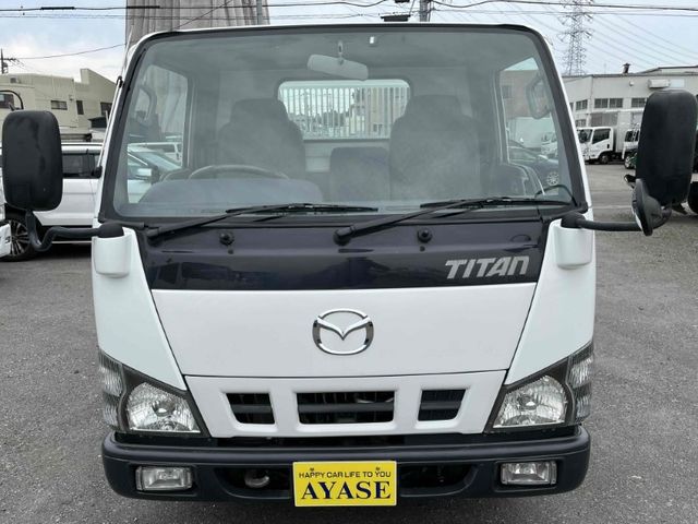 MAZDA TITAN 2022