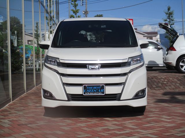 TOYOTA NOAH 2020