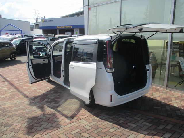 TOYOTA NOAH 2020