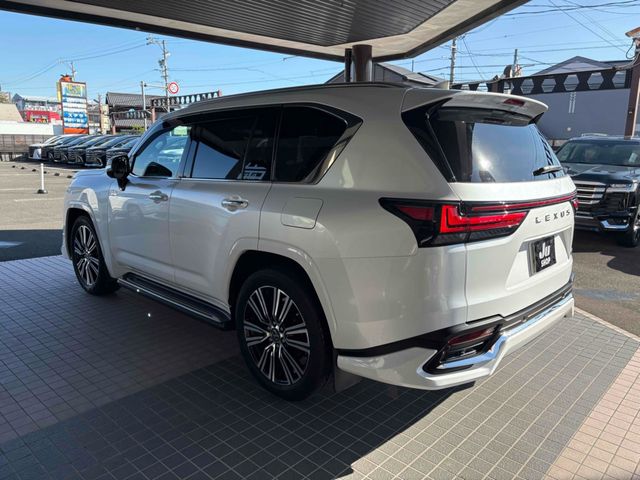 TOYOTA LEXUS LX600 2023