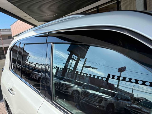 TOYOTA LEXUS LX600 2023