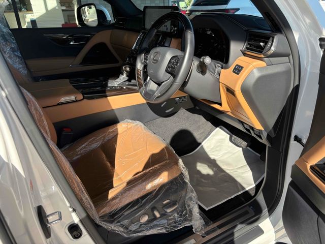 TOYOTA LEXUS LX600 2023