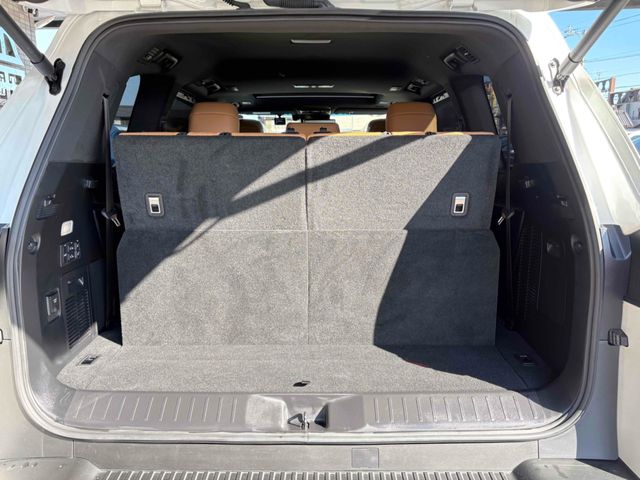 TOYOTA LEXUS LX600 2023