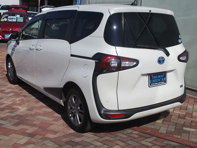 TOYOTA SIENTA HYBRID 2019