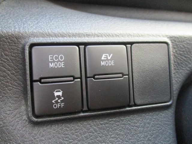 TOYOTA SIENTA HYBRID 2019