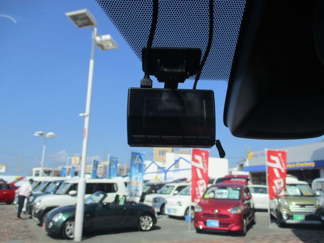 TOYOTA SIENTA HYBRID 2019