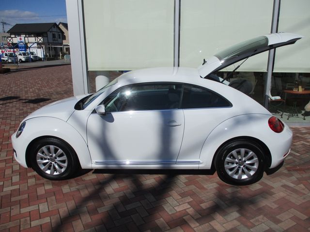 VOLKSWAGEN VOLKSWAGEN The BEETLE 2015