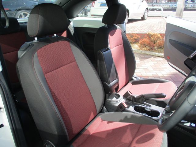 VOLKSWAGEN VOLKSWAGEN The BEETLE 2015