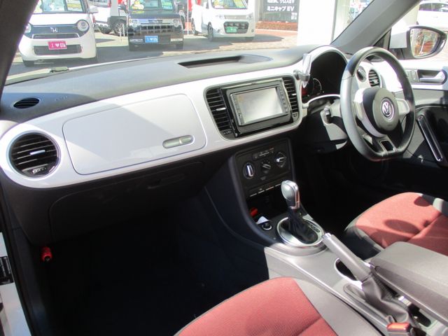 VOLKSWAGEN VOLKSWAGEN The BEETLE 2015