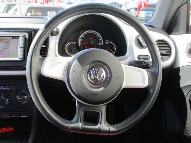 VOLKSWAGEN VOLKSWAGEN The BEETLE 2015