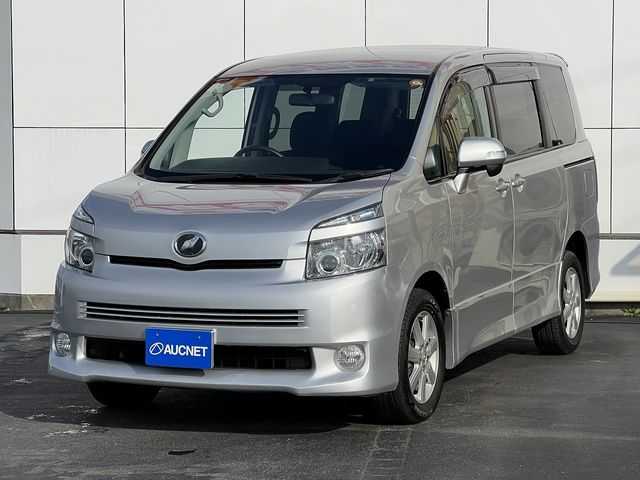 TOYOTA VOXY 4WD 2008