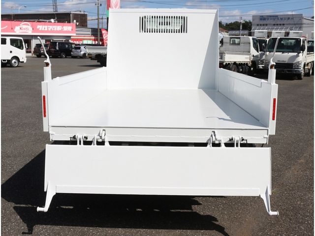 MITSUBISHI CANTER 2018