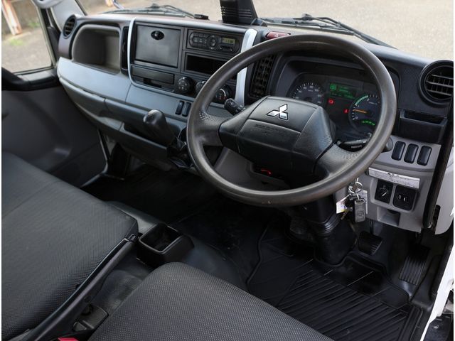 MITSUBISHI CANTER 2018