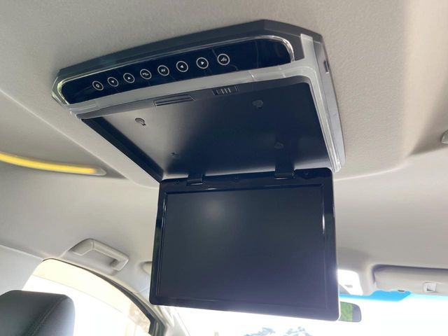 TOYOTA VELLFIRE 2015