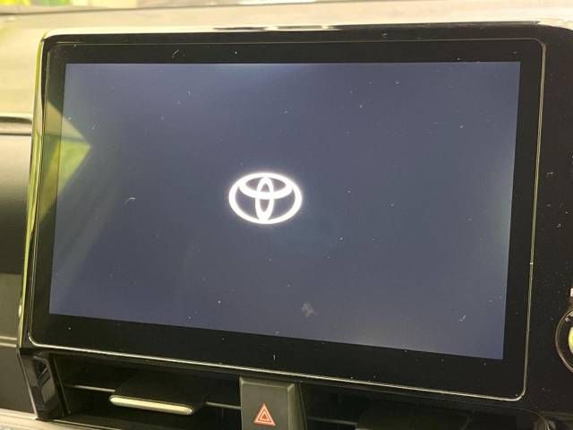 TOYOTA VOXY HYBRID 2022