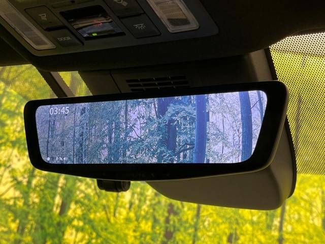 TOYOTA VOXY HYBRID 2022