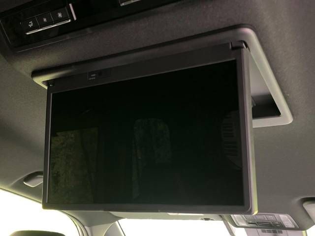 TOYOTA VOXY HYBRID 2022