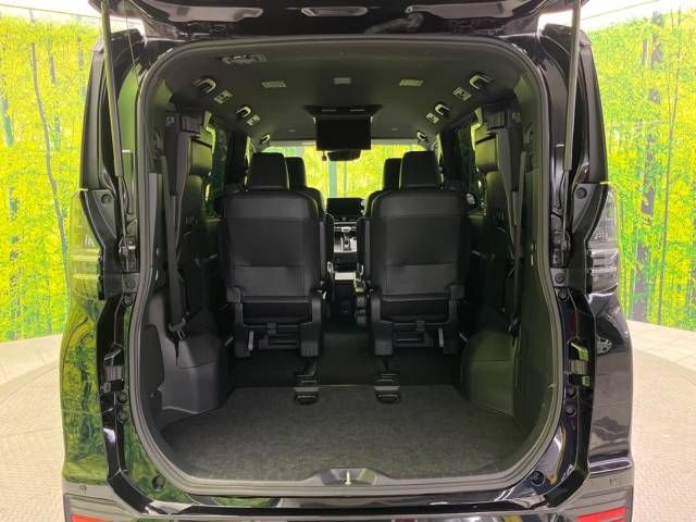 TOYOTA VOXY HYBRID 2022