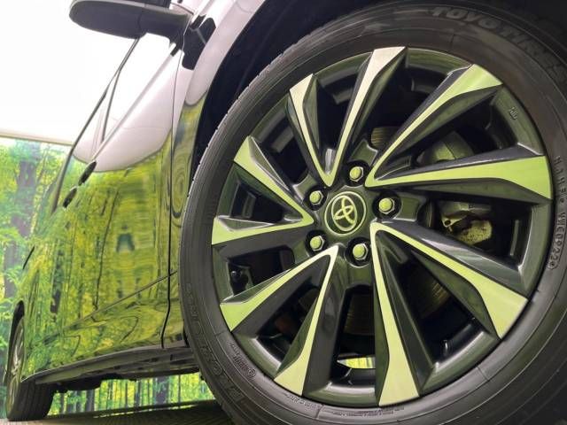 TOYOTA VOXY HYBRID 2022