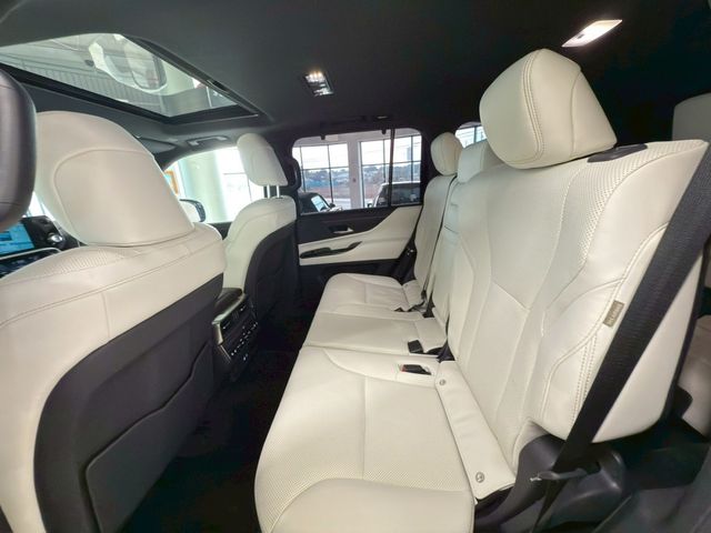 TOYOTA LEXUS LX600 2022