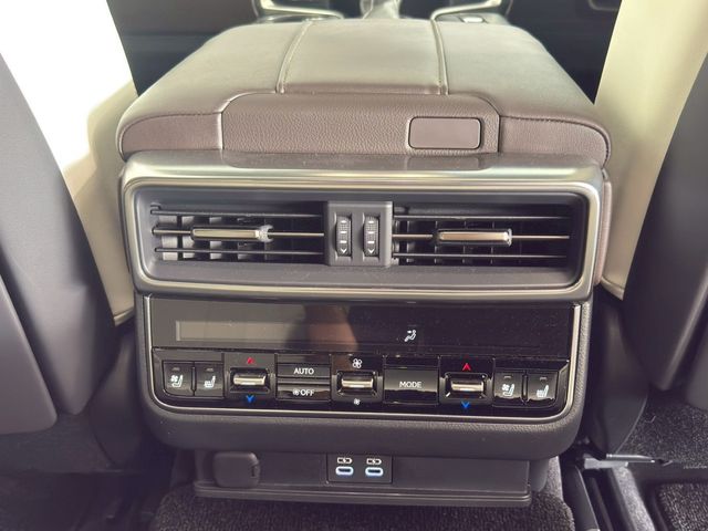 TOYOTA LEXUS LX600 2022