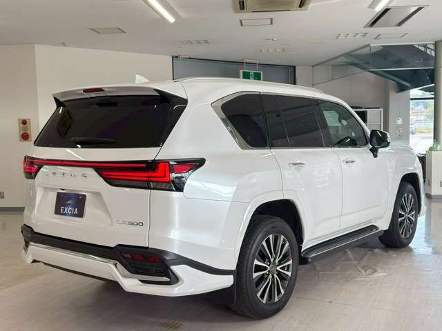 TOYOTA LEXUS LX600 2022
