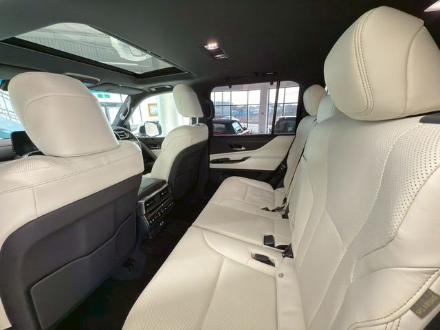 TOYOTA LEXUS LX600 2022