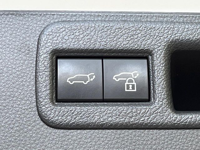 TOYOTA HARRIER HYBRID 2023