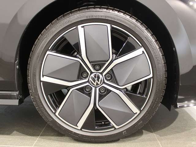 VOLKSWAGEN VOLKSWAGEN GOLF VARIANT 2025