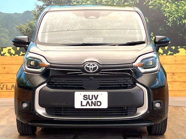 TOYOTA SIENTA HYBRID 2023