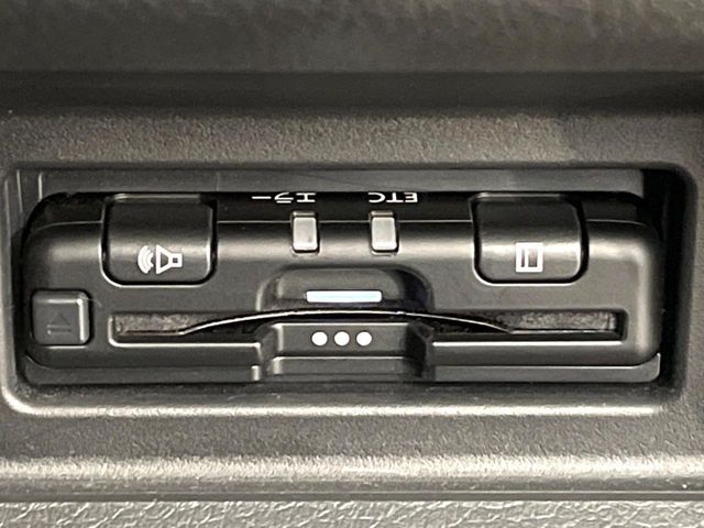 NISSAN NV350 CARAVAN 2024