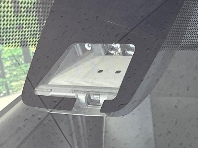 TOYOTA NOAH 4WD 2019