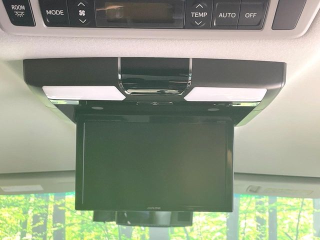 TOYOTA VELLFIRE 2014