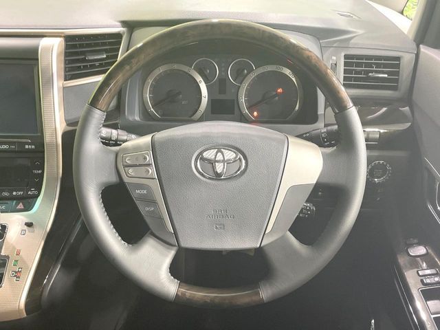 TOYOTA VELLFIRE 2014