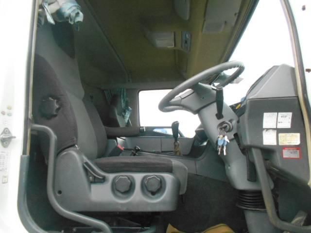 MITSUBISHI FUSOU SUPER GREAT 2014