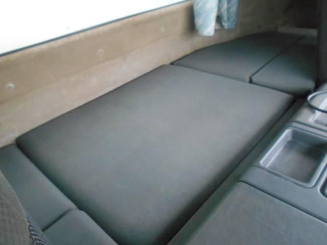 MITSUBISHI FUSOU SUPER GREAT 2014