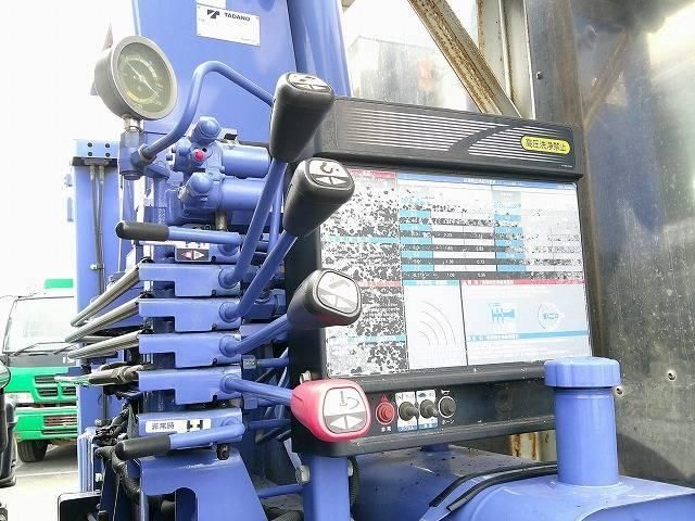 NISSAN DIESEL Quon 2013