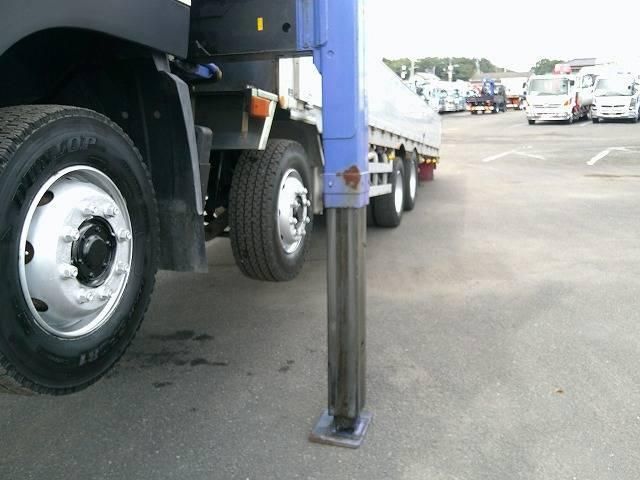 NISSAN DIESEL Quon 2013