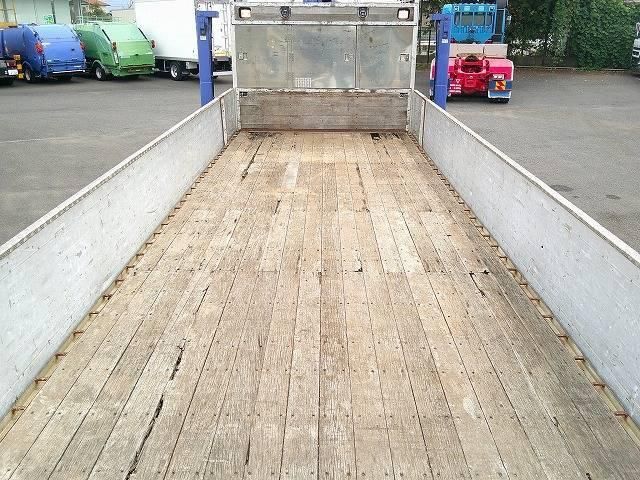 NISSAN DIESEL Quon 2013