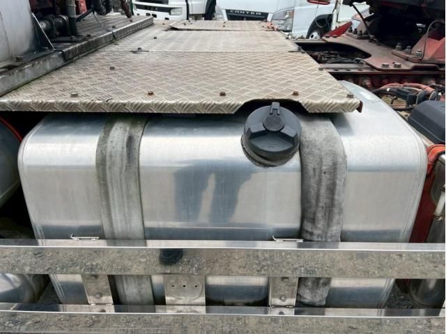 NISSAN DIESEL Quon 2013