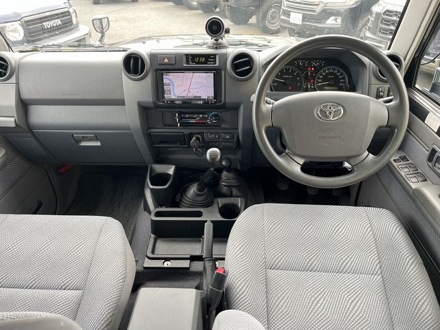 TOYOTA LANDCRUISER van 2015