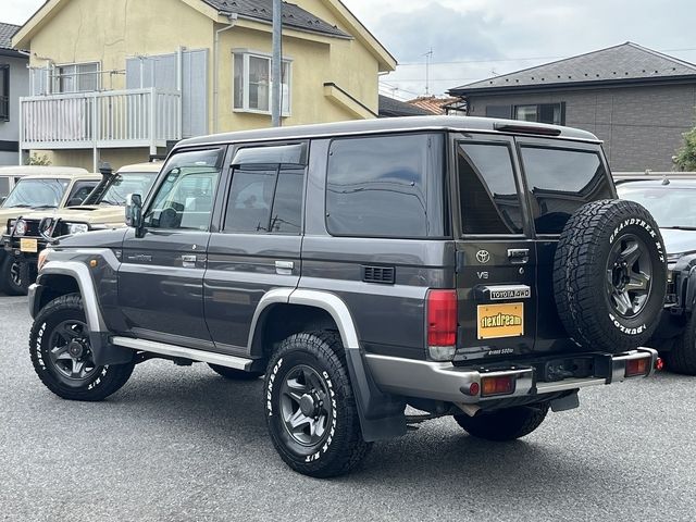 TOYOTA LANDCRUISER van 2015