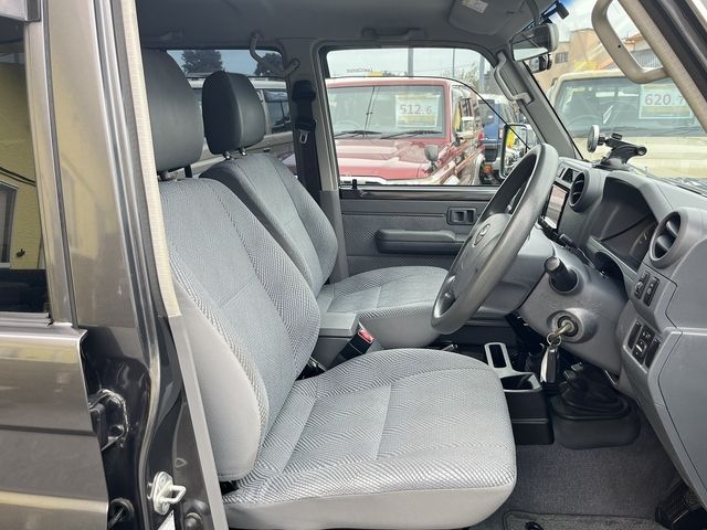 TOYOTA LANDCRUISER van 2015