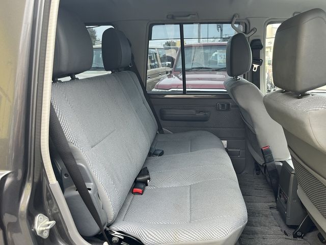 TOYOTA LANDCRUISER van 2015