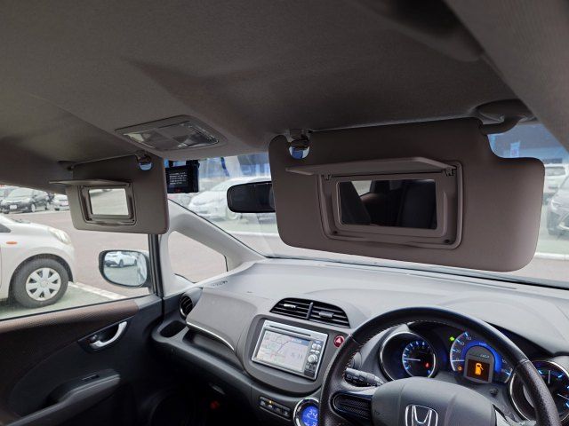 HONDA FIT SHUTTLE HYBRID 2013