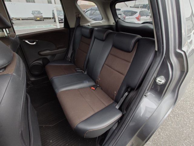 HONDA FIT SHUTTLE HYBRID 2013