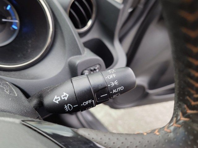 HONDA FIT SHUTTLE HYBRID 2013