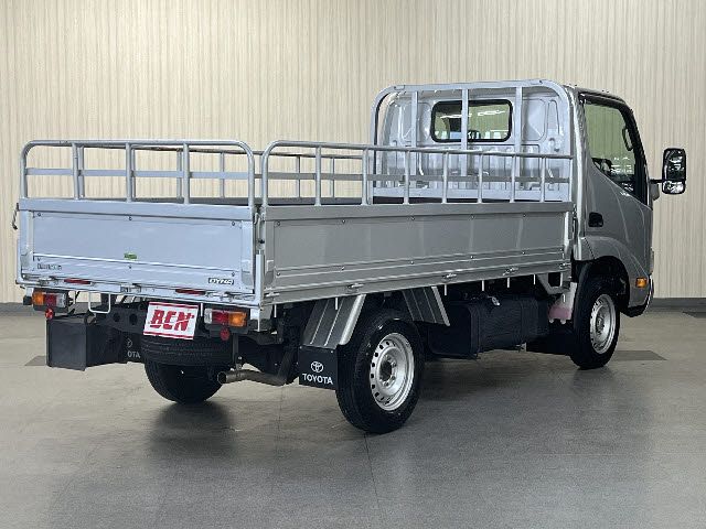 TOYOTA DYNA 2020